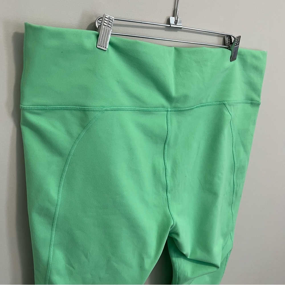 NWT Fabletics Power Hold High Waist Capri Leggings  Mint Green - Picture 7 of 11